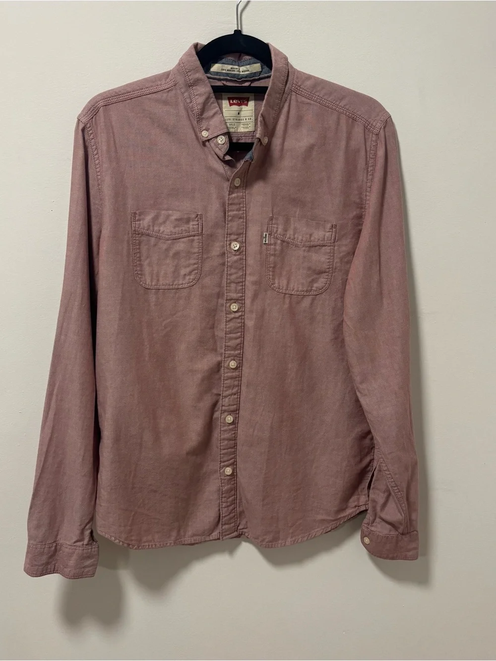 Levi's Men's Long-Sleeve Button-Down Shirt